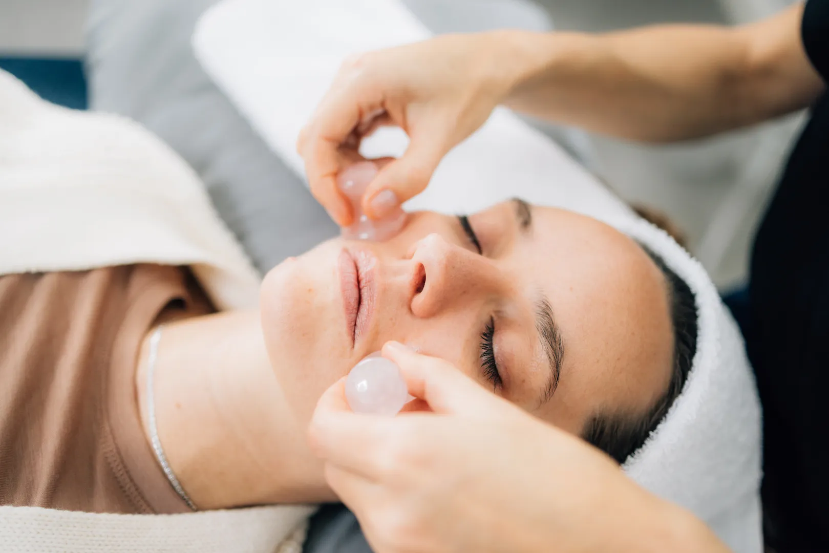 Jodie preparing a Zone Face Lift treatment